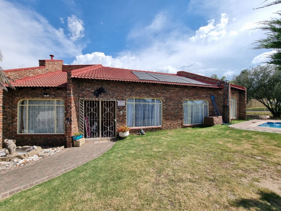 5 Bedroom Property for Sale in Morelig Free State